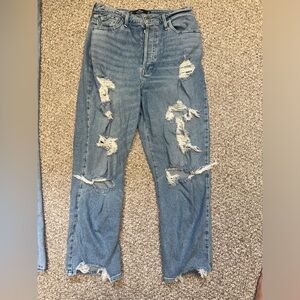 Hollister CURVY ULTRA HIGH-RISE VINTAGE STRAIGHT